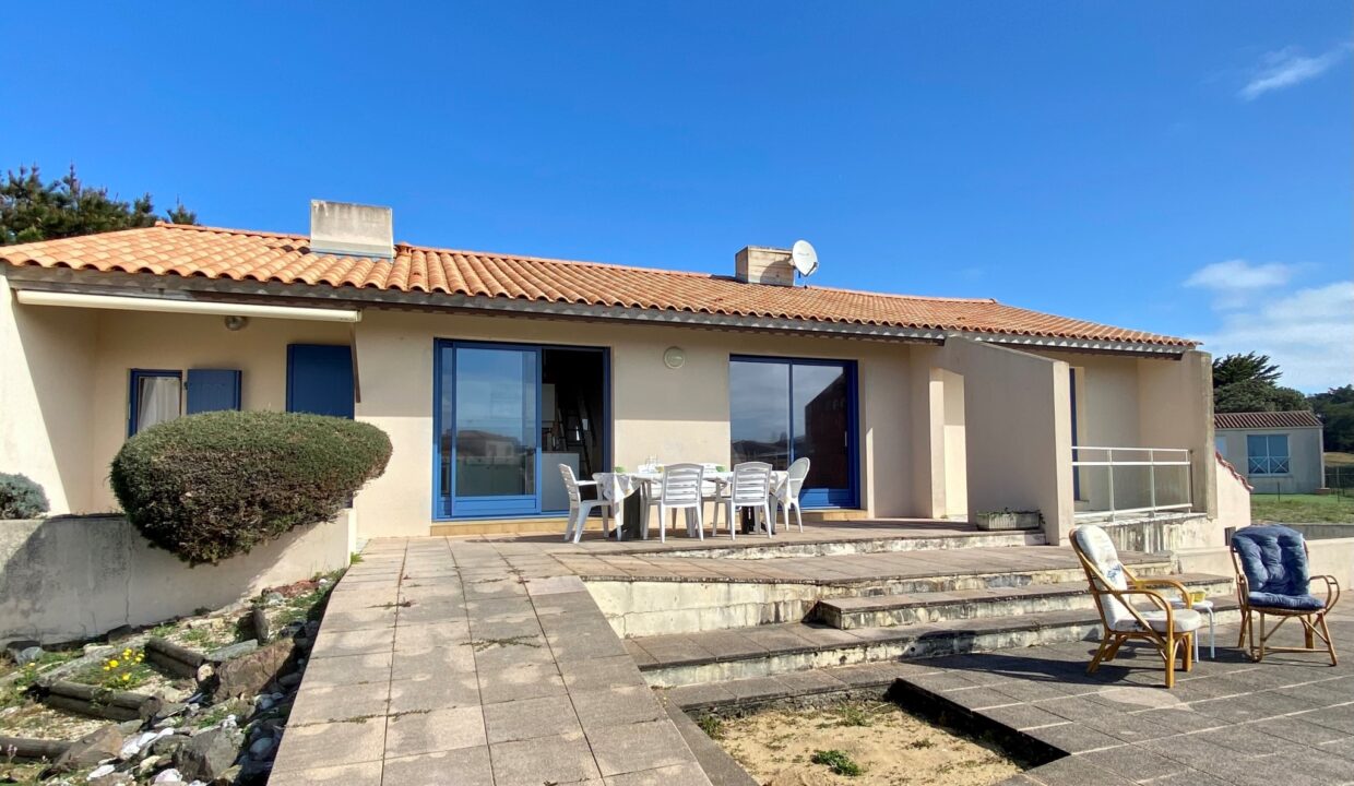 LA-SAUZAIE-MAISON-SITUEE-A-400M-DE-LA-PLAGE-TERRASSE-DE-100M²-AVEC-VUE-MER-Animaux-bienvenus-1