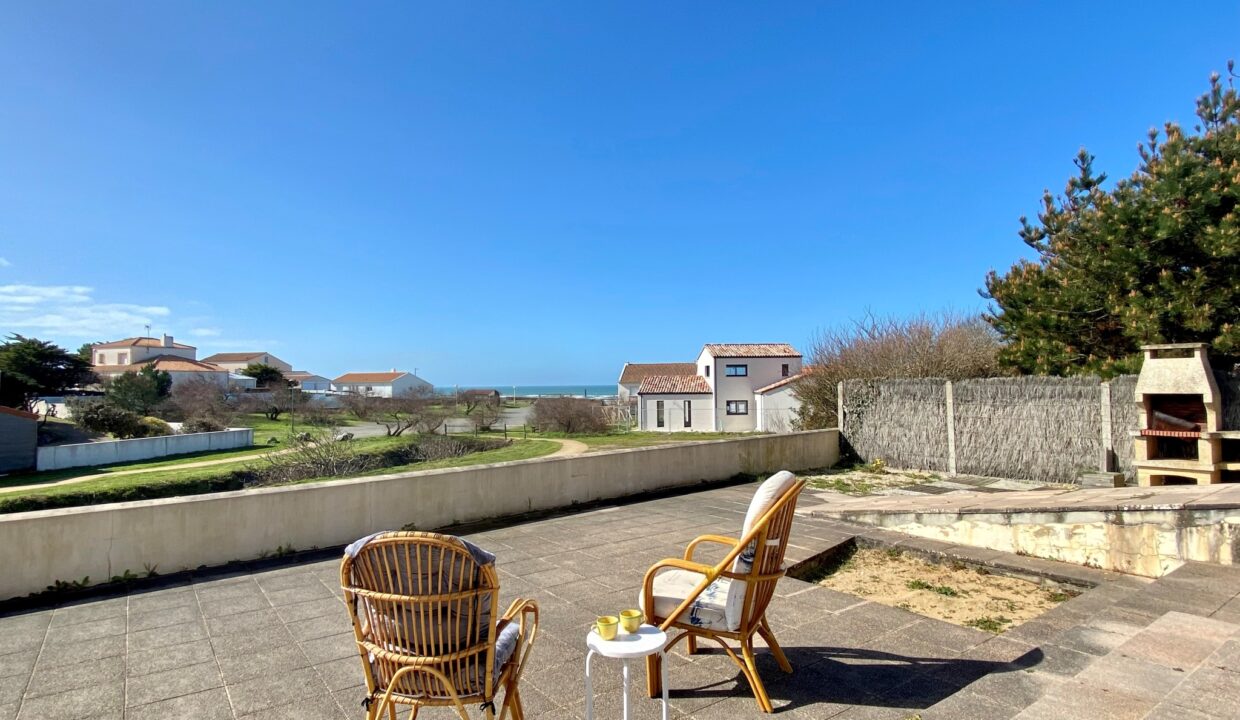 LA-SAUZAIE-MAISON-SITUEE-A-400M-DE-LA-PLAGE-TERRASSE-DE-100M²-AVEC-VUE-MER-Animaux-bienvenus-2
