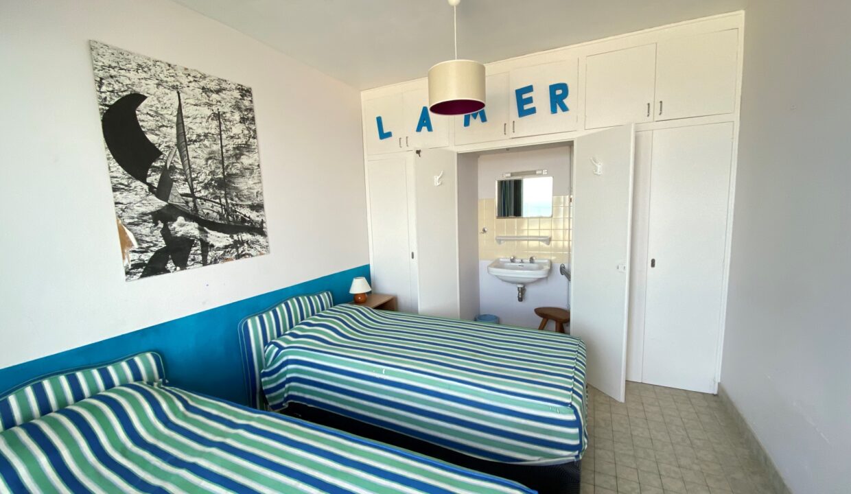 1ere-ligne-mer-La-Paree-Maison-familiale-4-chambres-140m²-de-terrasse-vue-mer-WIFI-13