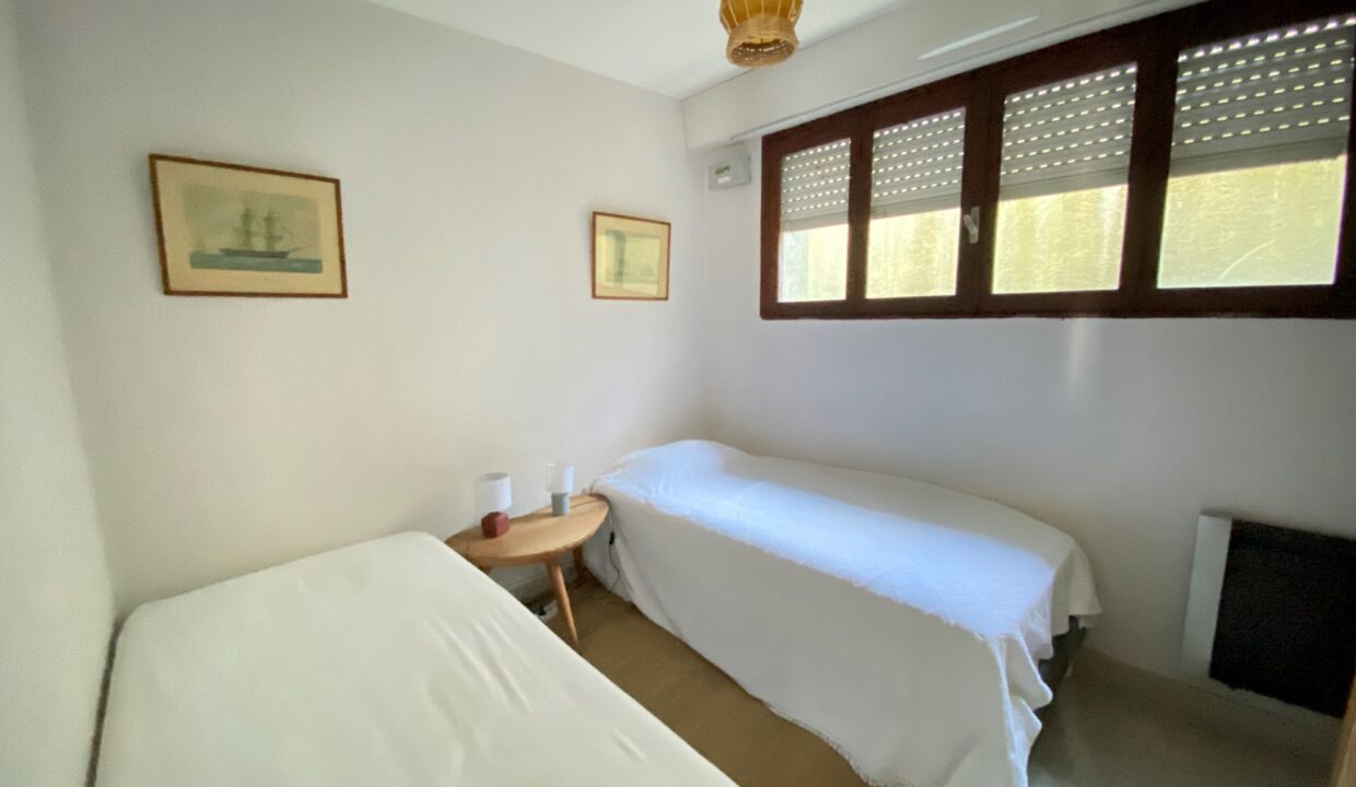 1ere-ligne-mer-La-Paree-Maison-familiale-4-chambres-140m²-de-terrasse-vue-mer-WIFI-16