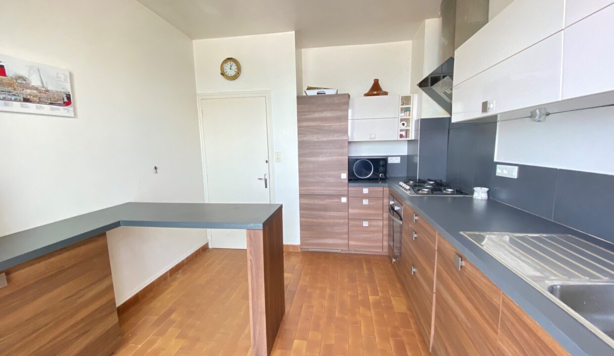 1ere-ligne-mer-La-Paree-Maison-familiale-4-chambres-140m²-de-terrasse-vue-mer-WIFI-8