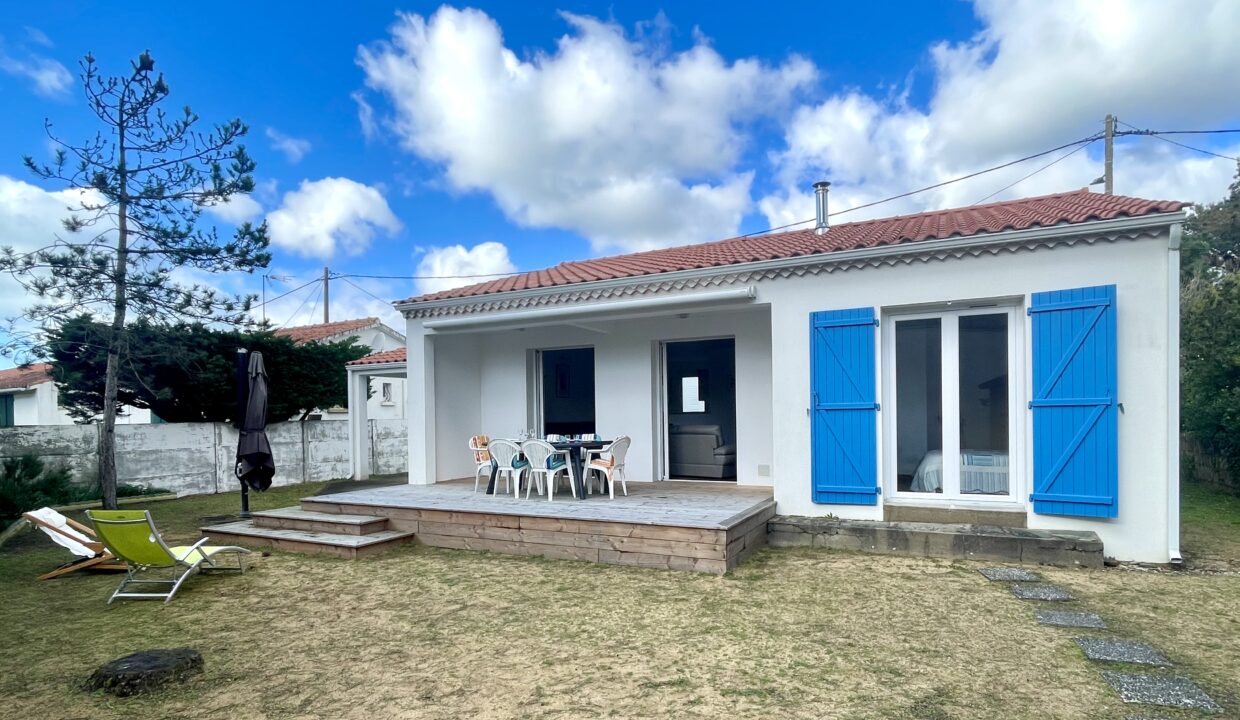 200m-bord-de-mer-Agreable-maison-familiale-3-chambres-avec-jardin-clos-et-belle-terrasse-en-bois-Acces-WIFI-15