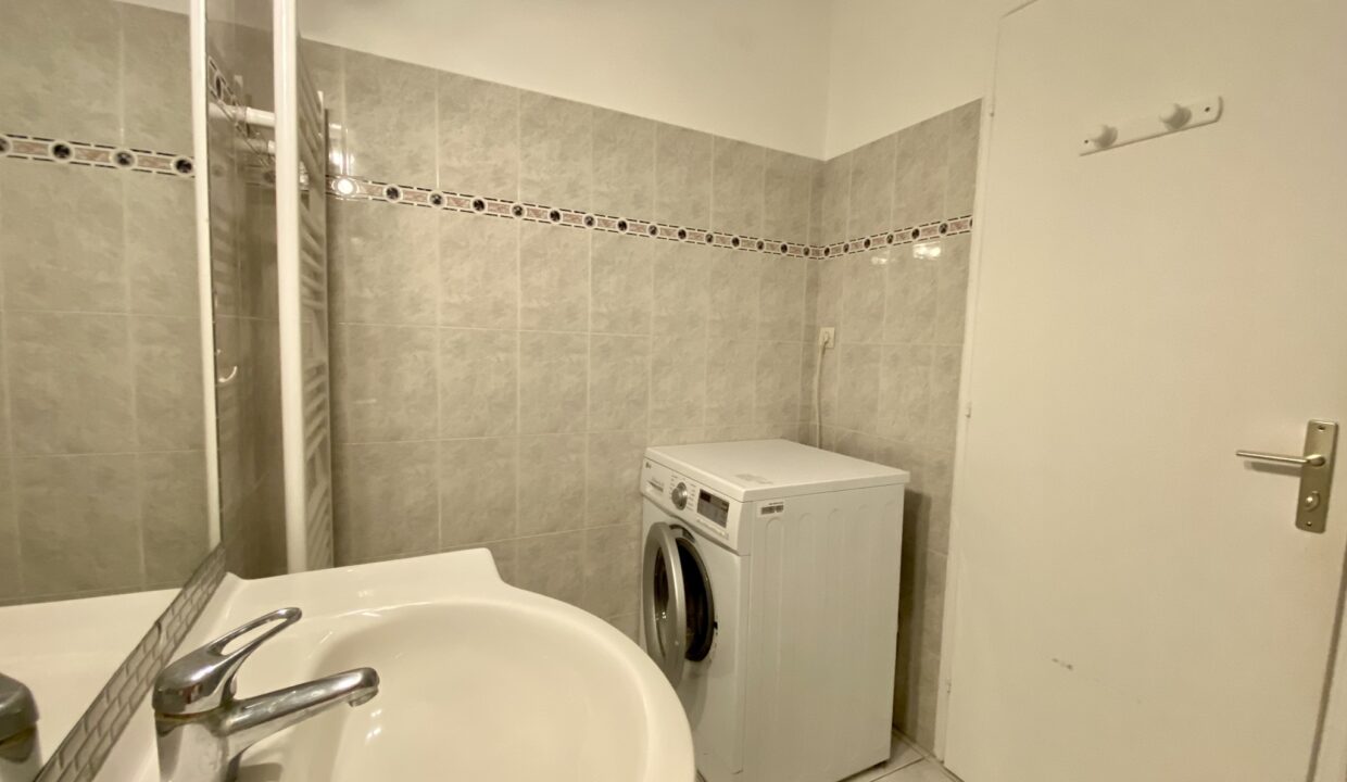 APPARTEMENT-RENOVE-VUE-MER-200m-PLAGE-DE-LA-SAUZAIE-Acces-WIFI-11