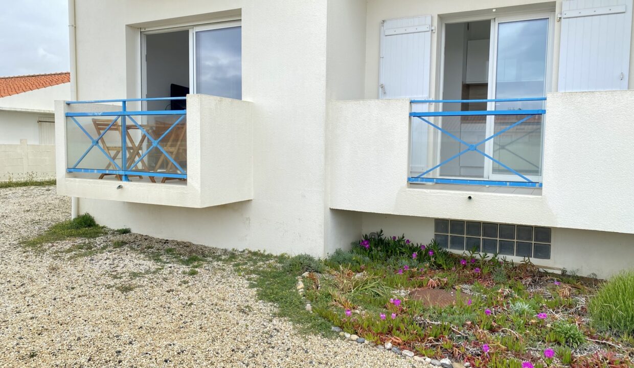 APPARTEMENT-RENOVE-VUE-MER-200m-PLAGE-DE-LA-SAUZAIE-Acces-WIFI-14