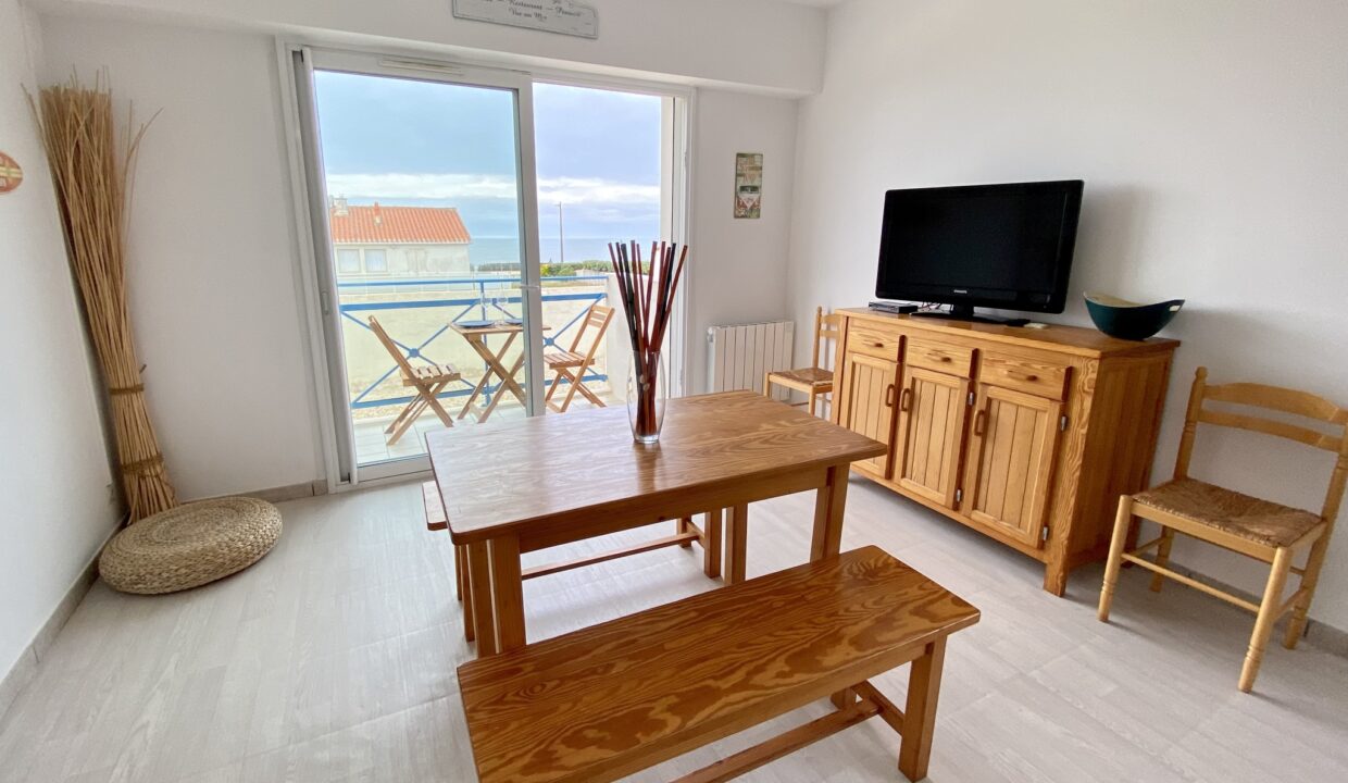APPARTEMENT-RENOVE-VUE-MER-200m-PLAGE-DE-LA-SAUZAIE-Acces-WIFI-2