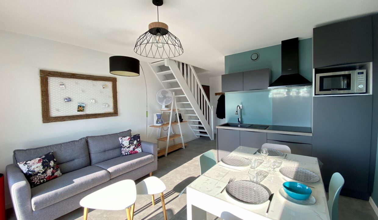 Appartement-renove-cosy-et-confortable-Residence-calme-au-milieu-des-pins-avec-piscine-chauffee-600m-mer-4