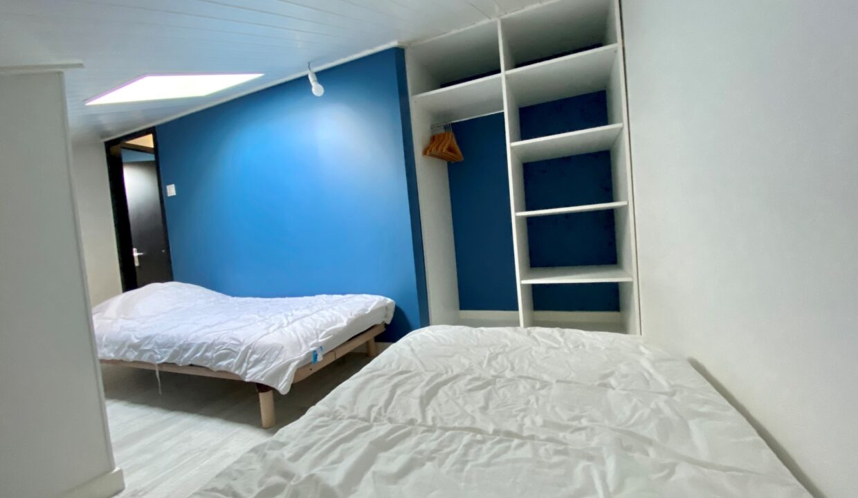 Appartement-renove-cosy-et-confortable-Residence-calme-au-milieu-des-pins-avec-piscine-chauffee-600m-mer-8