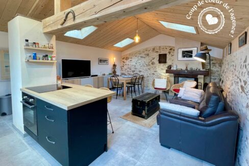 Atelier d'artiste esprit loft au coeur du bourg authentique de Brem Sur Mer - 55 m² 3 couchages - WIFI