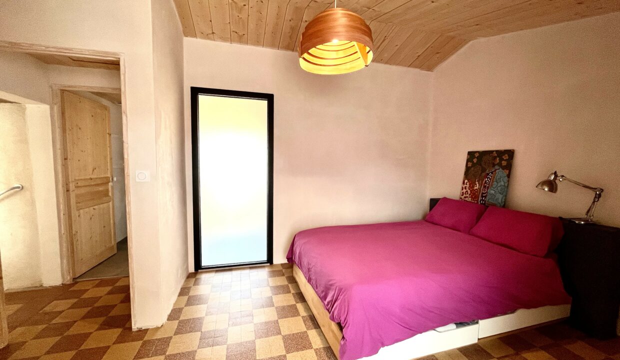 Au-coeur-du-bourg-de-Brem-Sur-Mer-maison-4-couchages-1-chambre-avec-jardin-Acces-WIFI-7