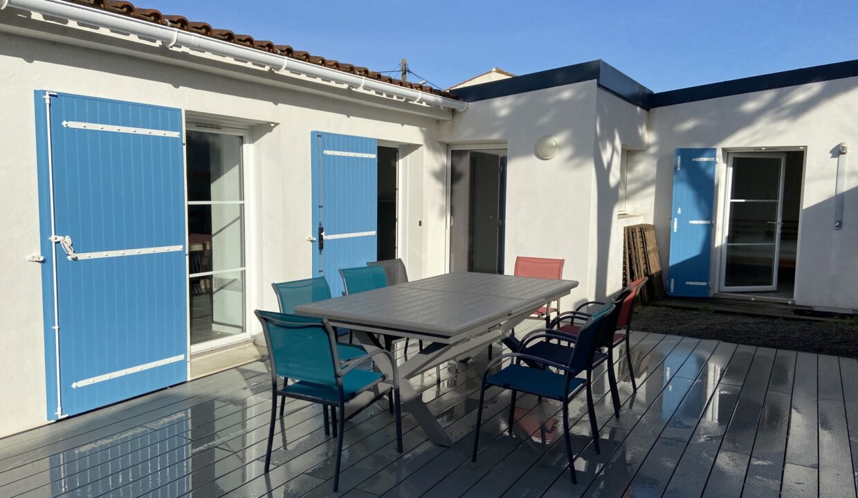 BELLE-MAISON-TOUT-CONFORT-PROXIMITE-ANIMATIONS-COMMERCES-ET-PLAGE-DE-LA-PAREE-WIFI-12