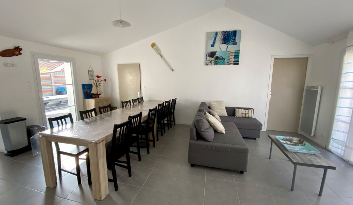 BELLE-MAISON-TOUT-CONFORT-PROXIMITE-ANIMATIONS-COMMERCES-ET-PLAGE-DE-LA-PAREE-WIFI-5