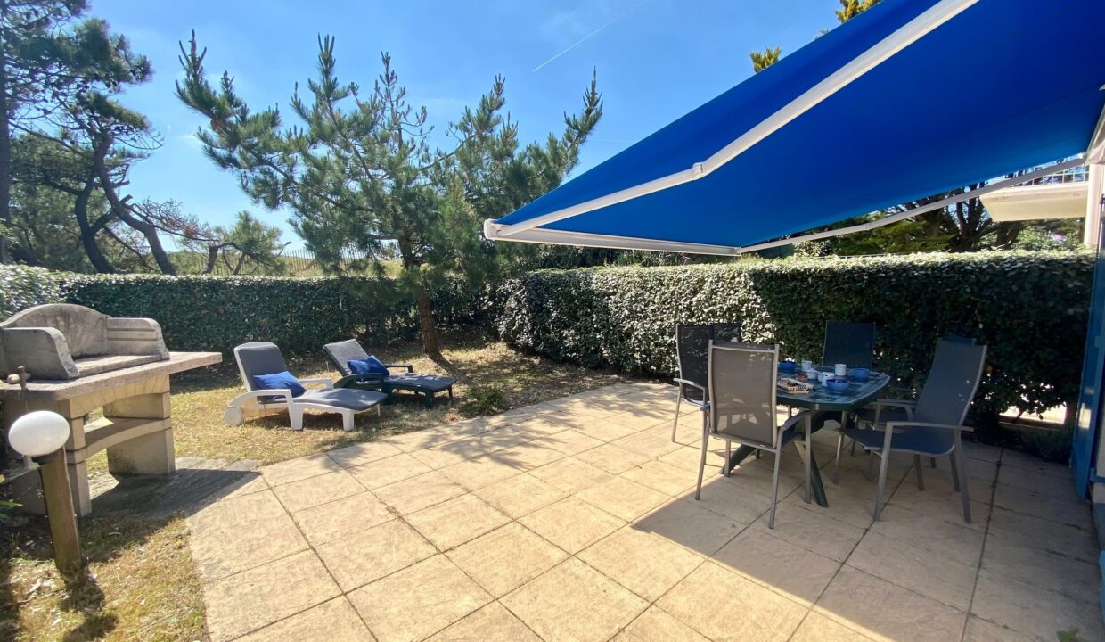 EN-RESIDENCE-AVEC-PISCINE-ext.-NON-CHAUFFEE-ET-TENNIS-COLLECTIFS-A-300m-DE-LA-PLAGE-DE-LA-NORMANDELIERE-3