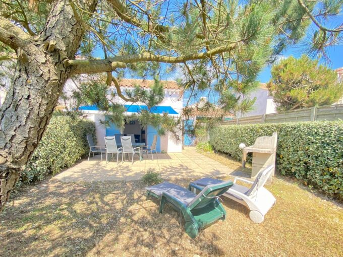 EN RESIDENCE AVEC PISCINE ext. NON CHAUFFEE ET TENNIS COLLECTIFS - A 300m DE LA PLAGE DE LA NORMANDELIERE