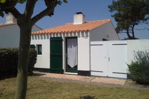 FERMES MARINES - TYPE 2 - PISCINE CHAUFFEE ET TENNIS COLLECTIFS - COMMERCES ET BORD DE MER A PROXIMITE - Animaux admis