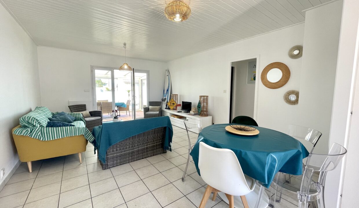 JOLIE-MAISON-A-500M-DE-LA-MER-QUARTIER-DE-LA-SAUZAIE-WIFI-2