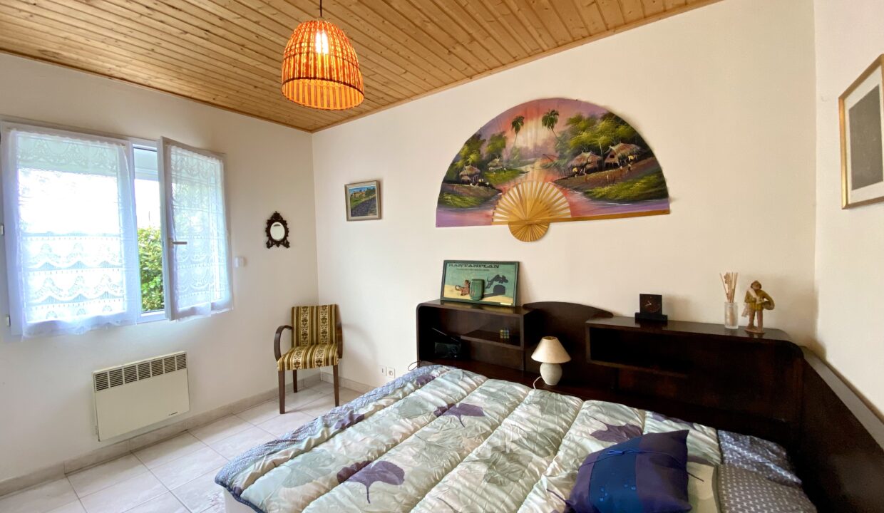 LA-PAREE-400m-de-la-plage-maison-de-pays-3-chambres-5-couchages-avec-jardin-clos-parking-WIFI-11