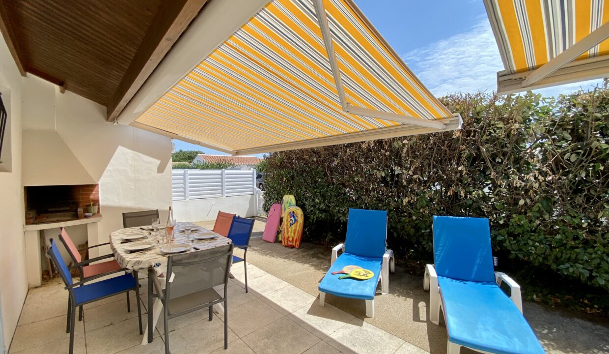 LA-PAREE-400m-de-la-plage-maison-de-pays-3-chambres-5-couchages-avec-jardin-clos-parking-WIFI-12