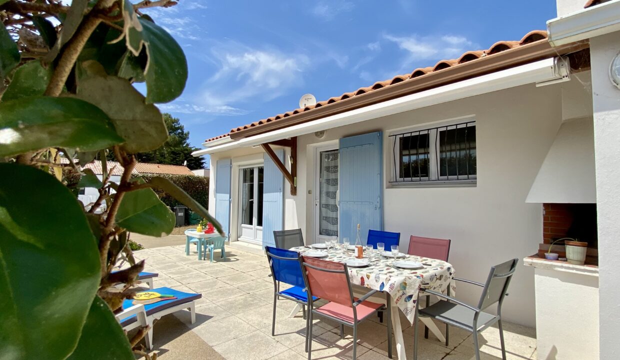 LA-PAREE-400m-de-la-plage-maison-de-pays-3-chambres-5-couchages-avec-jardin-clos-parking-WIFI-2