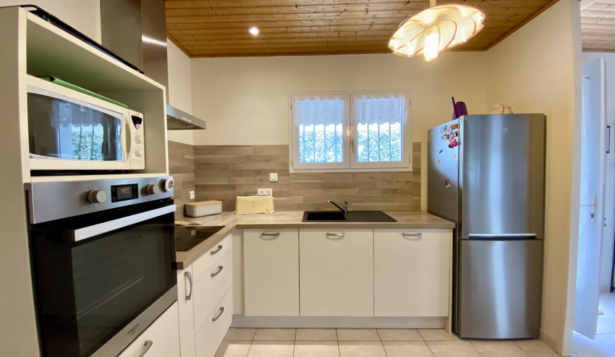LA-PAREE-400m-de-la-plage-maison-de-pays-3-chambres-5-couchages-avec-jardin-clos-parking-WIFI-4
