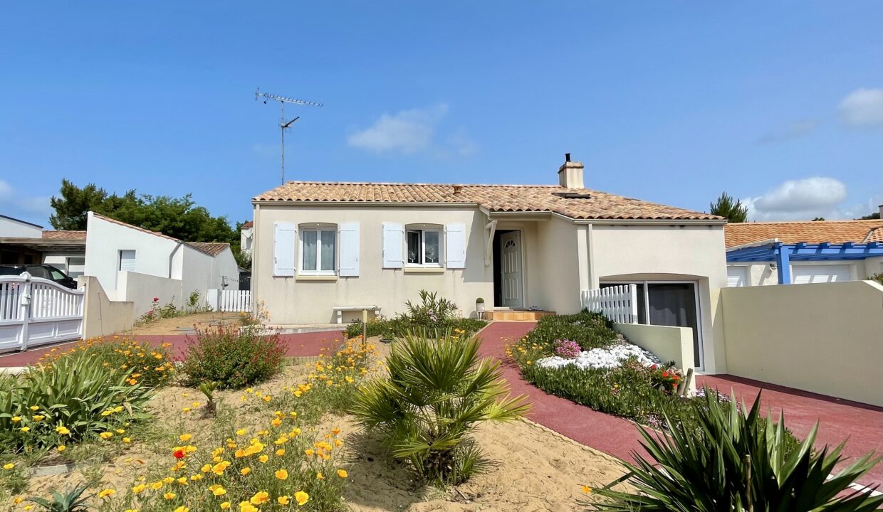 LA-PAREE-400m-plage-maison-3-chambres-6-couchages-avec-jardin-clos-2-parkings-Acces-WIFI-Animaux-bienvenus-2