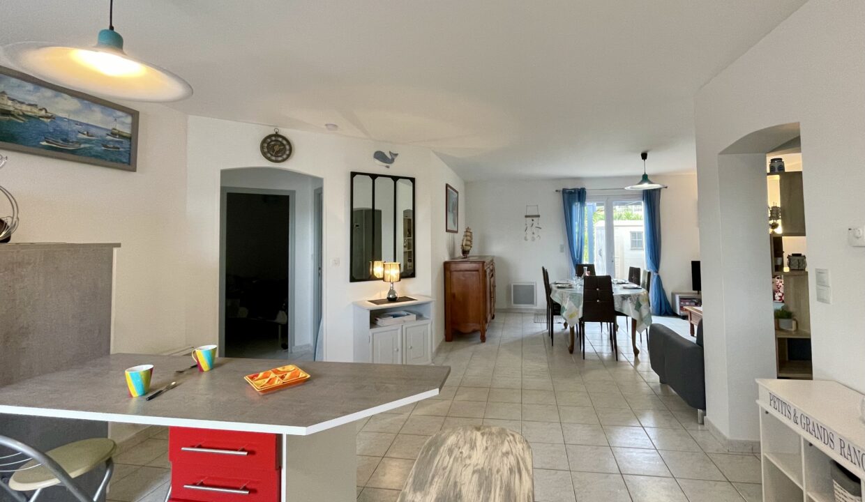 LA-PAREE-400m-plage-maison-3-chambres-6-couchages-avec-jardin-clos-2-parkings-Acces-WIFI-Animaux-bienvenus-8