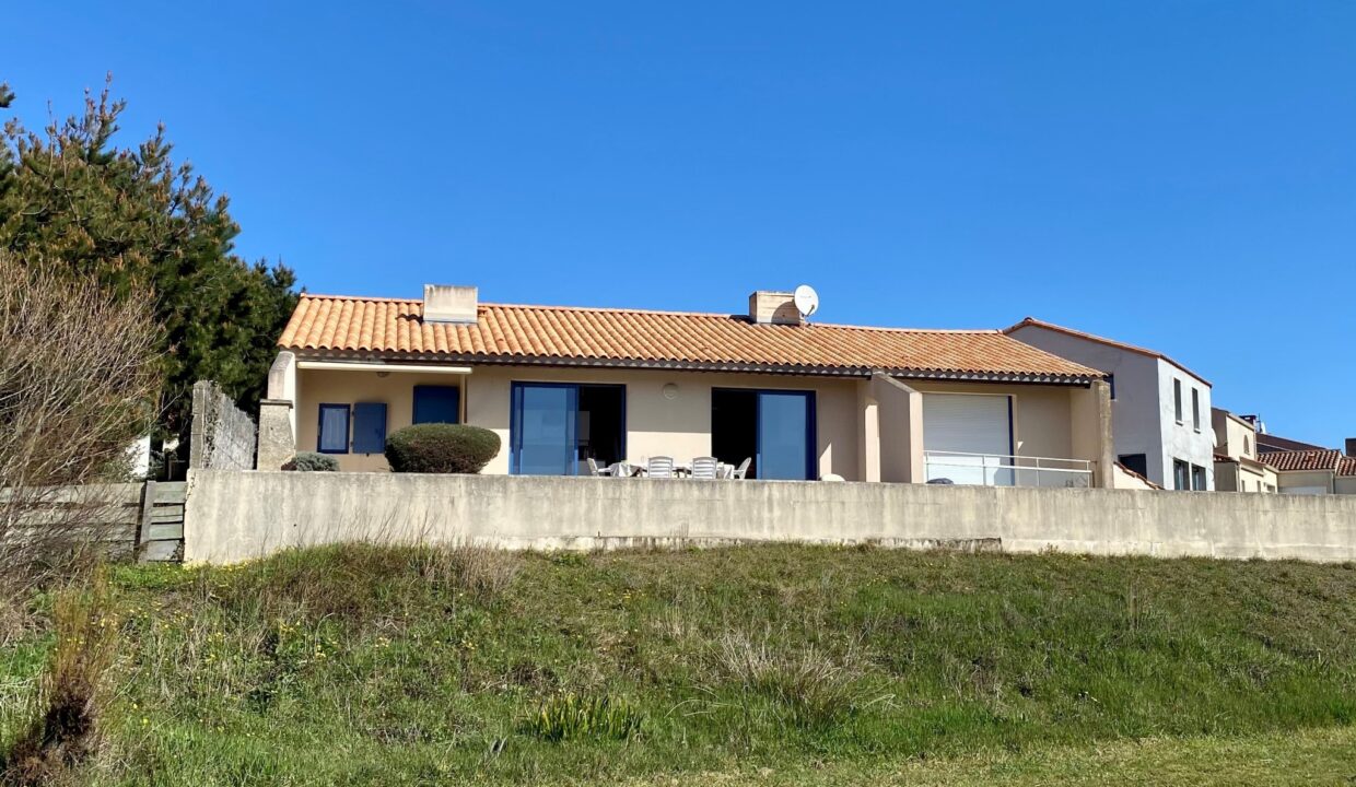 LA-SAUZAIE-MAISON-SITUEE-A-400M-DE-LA-PLAGE-TERRASSE-DE-100M²-AVEC-VUE-MER-Animaux-bienvenus-15