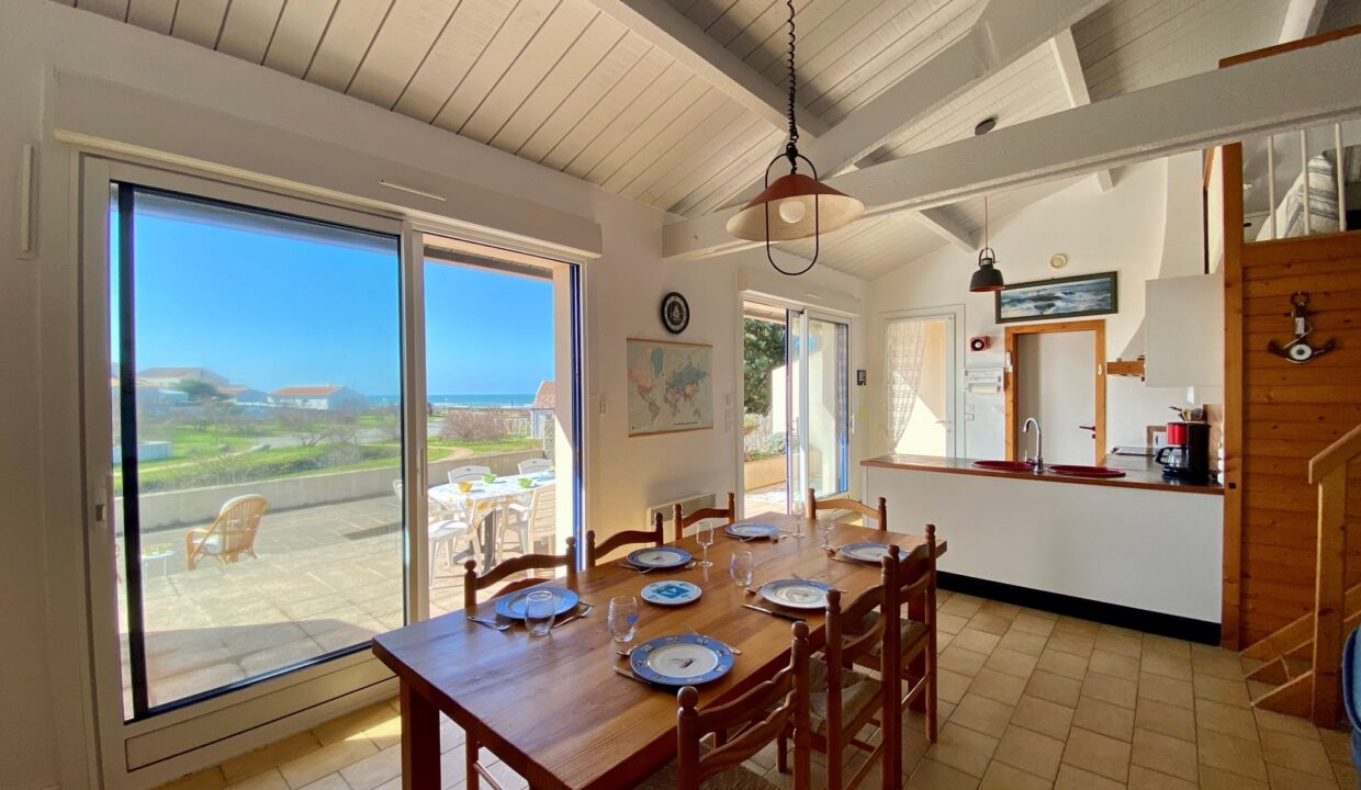 LA-SAUZAIE-MAISON-SITUEE-A-400M-DE-LA-PLAGE-TERRASSE-DE-100M²-AVEC-VUE-MER-Animaux-bienvenus-3