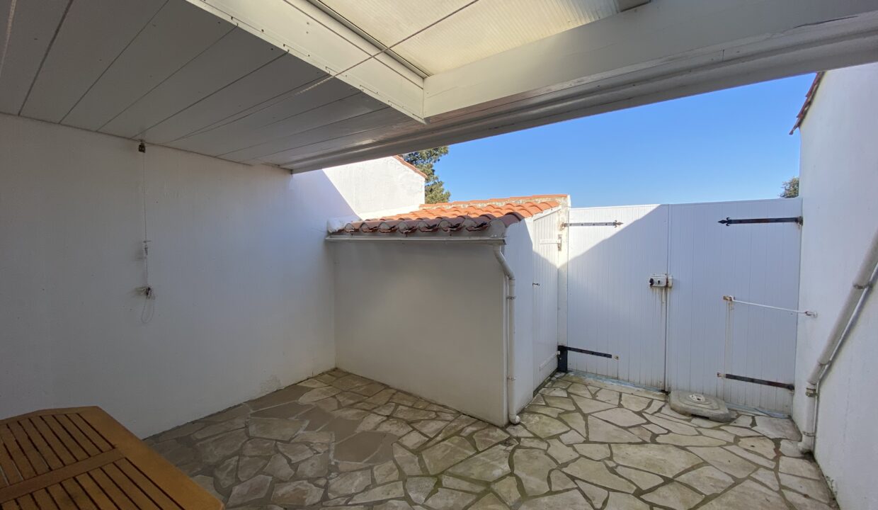 LES-FERMES-MARINES-TYPE-2-PISCINE-CHAUFFEE-ET-TENNIS-COLLECTIFS-ACCES-WIFI-Animaux-bienvenus-12