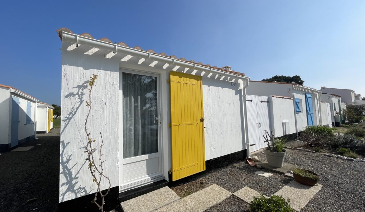 LES-FERMES-MARINES-TYPE-2-PISCINE-CHAUFFEE-ET-TENNIS-COLLECTIFS-COMMERCES-ET-BORD-DE-MER-A-PROXIMITE-13