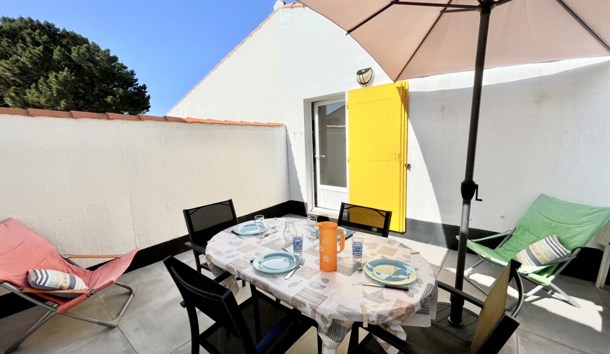 LES FERMES MARINES - TYPE 2 - PISCINE CHAUFFEE ET TENNIS COLLECTIFS - COMMERCES ET BORD DE MER A PROXIMITE