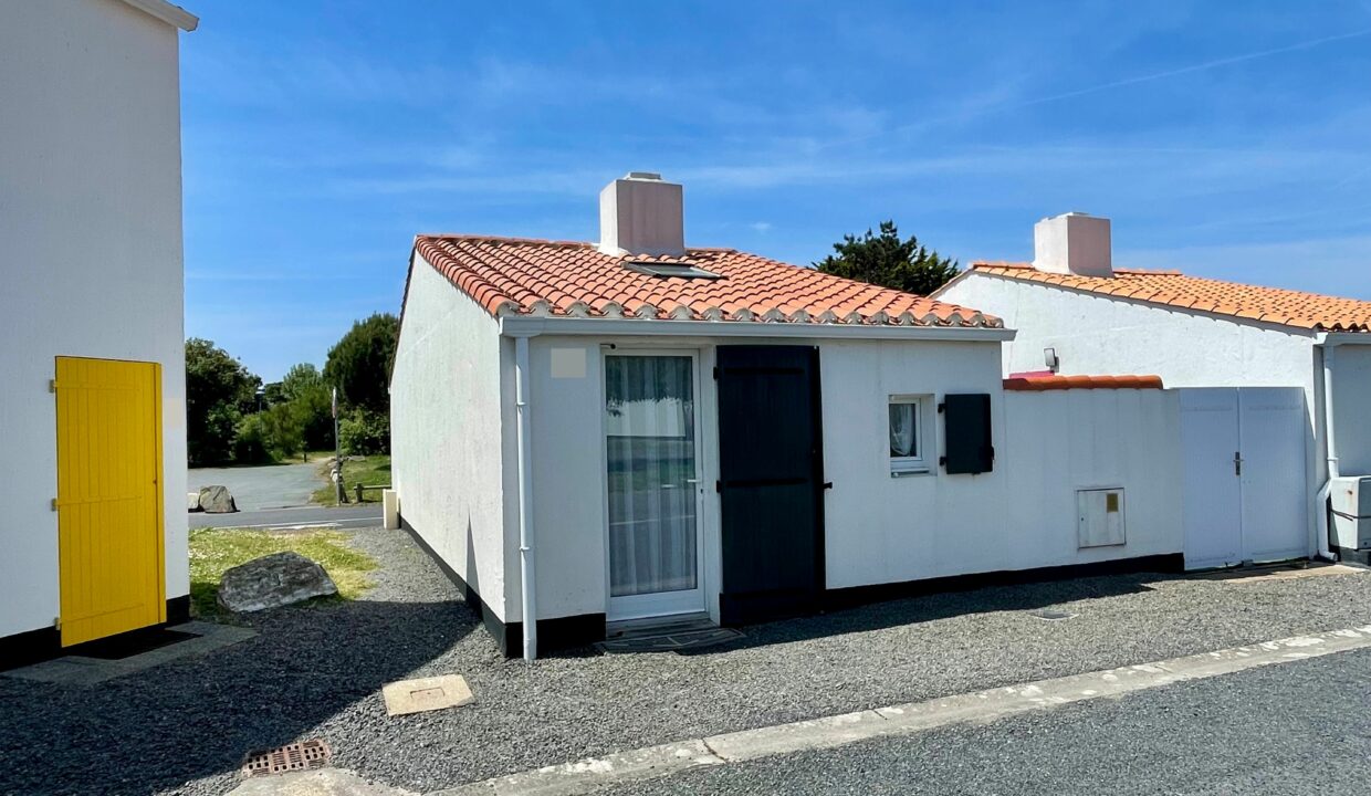 LES-FERMES-MARINES-TYPE-2-PISCINE-CHAUFFEE-ET-TENNIS-COLLECTIFS-COMMERCES-ET-BORD-DE-MER-A-PROXIMITE-18