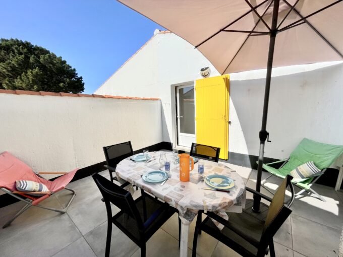LES FERMES MARINES - TYPE 2 - PISCINE CHAUFFEE ET TENNIS COLLECTIFS - COMMERCES ET BORD DE MER A PROXIMITE