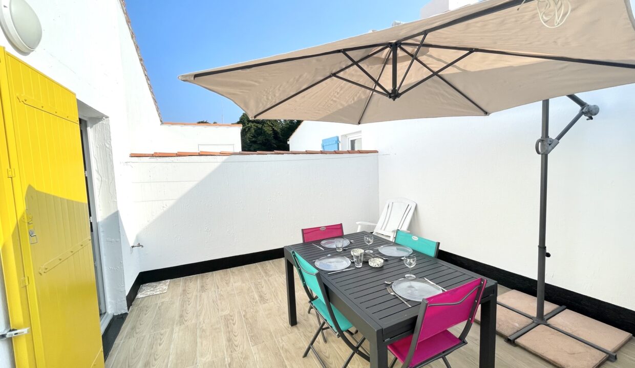 LES FERMES MARINES - TYPE 2 - PISCINE CHAUFFEE ET TENNIS COLLECTIFS - COMMERCES ET BORD DE MER A PROXIMITE