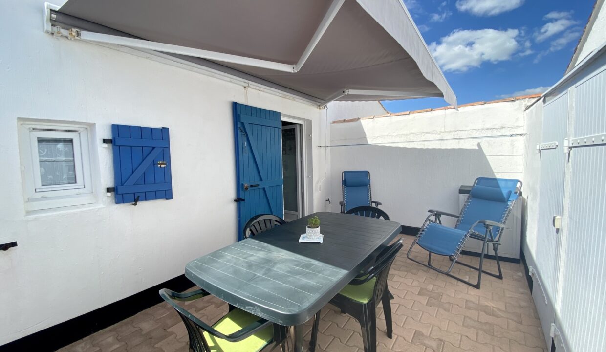 LES FERMES MARINES - TYPE 2 - PISCINE CHAUFFEE ET TENNIS COLLECTIFS - COMMERCES ET BORD DE MER A PROXIMITE