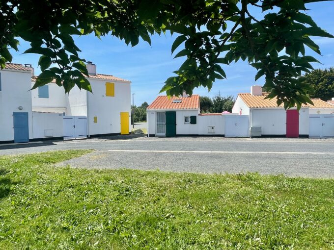 LES FERMES MARINES - TYPE 2 - PISCINE CHAUFFEE ET TENNIS COLLECTIFS - COMMERCES ET BORD DE MER A PROXIMITE
