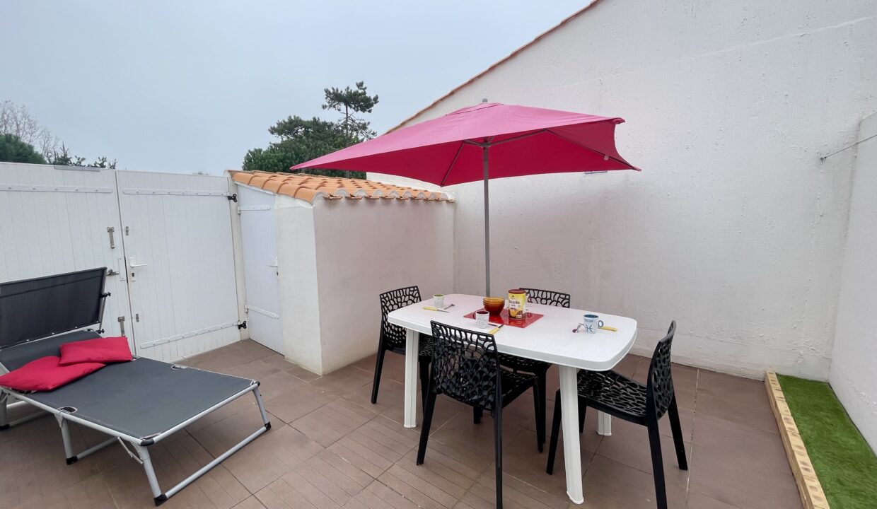 LES-FERMES-MARINES-TYPE-2-PISCINE-CHAUFFEE-ET-TENNIS-COLLECTIFS-COMMERCES-ET-BORD-DE-MER-A-PROXIMITE-3