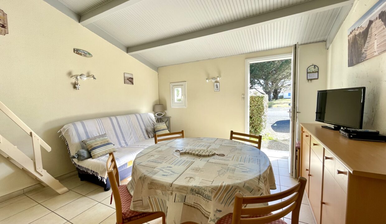 LES-FERMES-MARINES-TYPE-2-PISCINE-CHAUFFEE-ET-TENNIS-COLLECTIFS-COMMERCES-ET-BORD-DE-MER-A-PROXIMITE-7