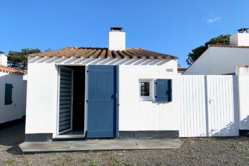 LES FERMES MARINES - TYPE 2 - PISCINE CHAUFFEE ET TENNIS COLLECTIFS - COMMERCES ET BORD DE MER A PROXIMITE - ACCES WIFI