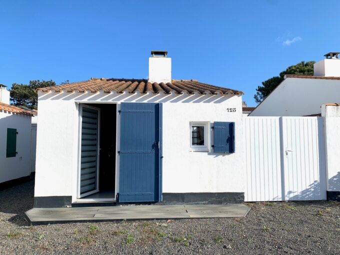 LES FERMES MARINES - TYPE 2 - PISCINE CHAUFFEE ET TENNIS COLLECTIFS - COMMERCES ET BORD DE MER A PROXIMITE - ACCES WIFI