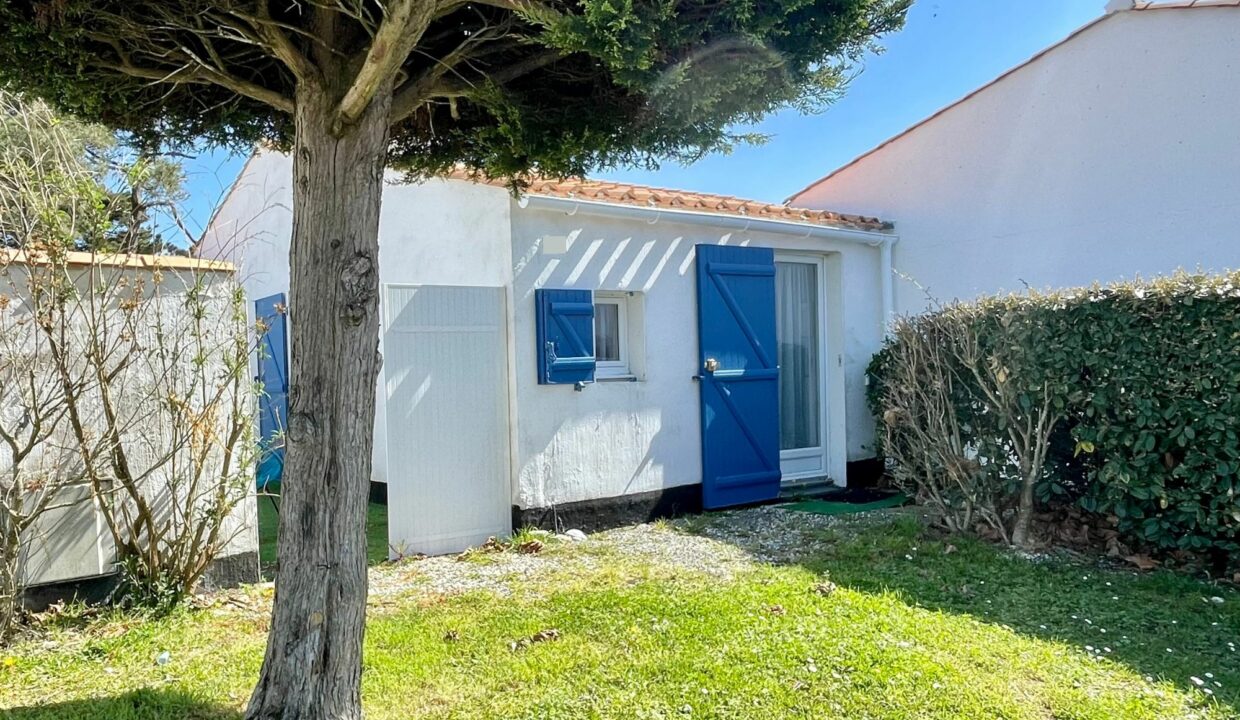 LES-FERMES-MARINES-TYPE-3-ACCES-WIFI-PISCINE-CHAUFFEE-ET-TENNIS-COLLECTIFS-COMMERCES-ET-BORD-DE-MER-A-PROXIMITE-1