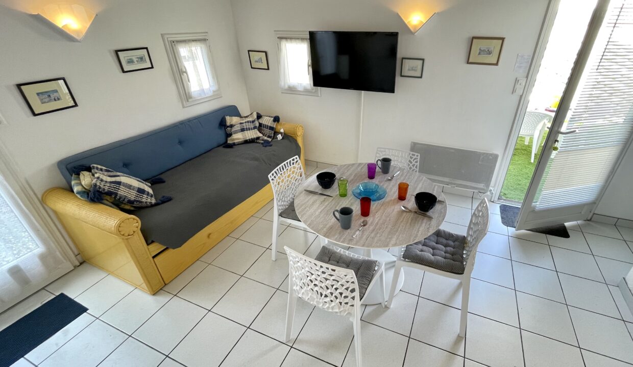 LES-FERMES-MARINES-TYPE-3-ACCES-WIFI-PISCINE-CHAUFFEE-ET-TENNIS-COLLECTIFS-COMMERCES-ET-BORD-DE-MER-A-PROXIMITE-4