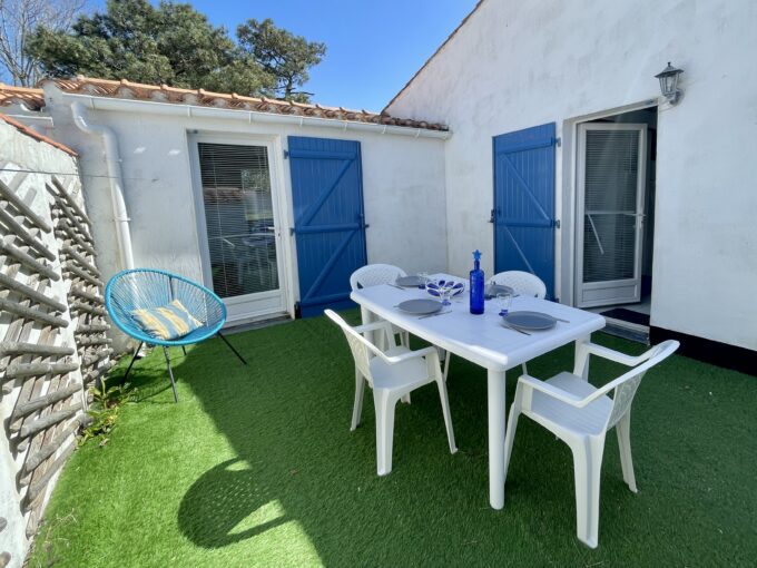 LES FERMES MARINES - TYPE 3 - ACCES WIFI - PISCINE CHAUFFEE ET TENNIS COLLECTIFS - COMMERCES ET BORD DE MER A PROXIMITE