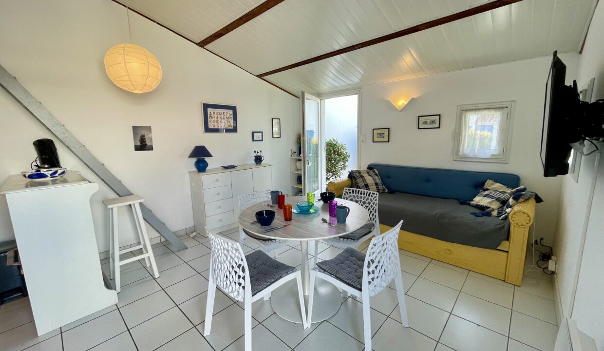 LES-FERMES-MARINES-TYPE-3-ACCES-WIFI-PISCINE-CHAUFFEE-ET-TENNIS-COLLECTIFS-COMMERCES-ET-BORD-DE-MER-A-PROXIMITE-7