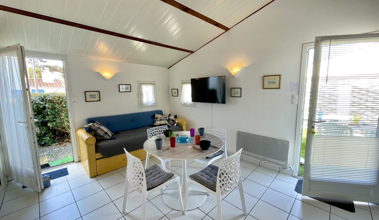 LES-FERMES-MARINES-TYPE-3-ACCES-WIFI-PISCINE-CHAUFFEE-ET-TENNIS-COLLECTIFS-COMMERCES-ET-BORD-DE-MER-A-PROXIMITE-8