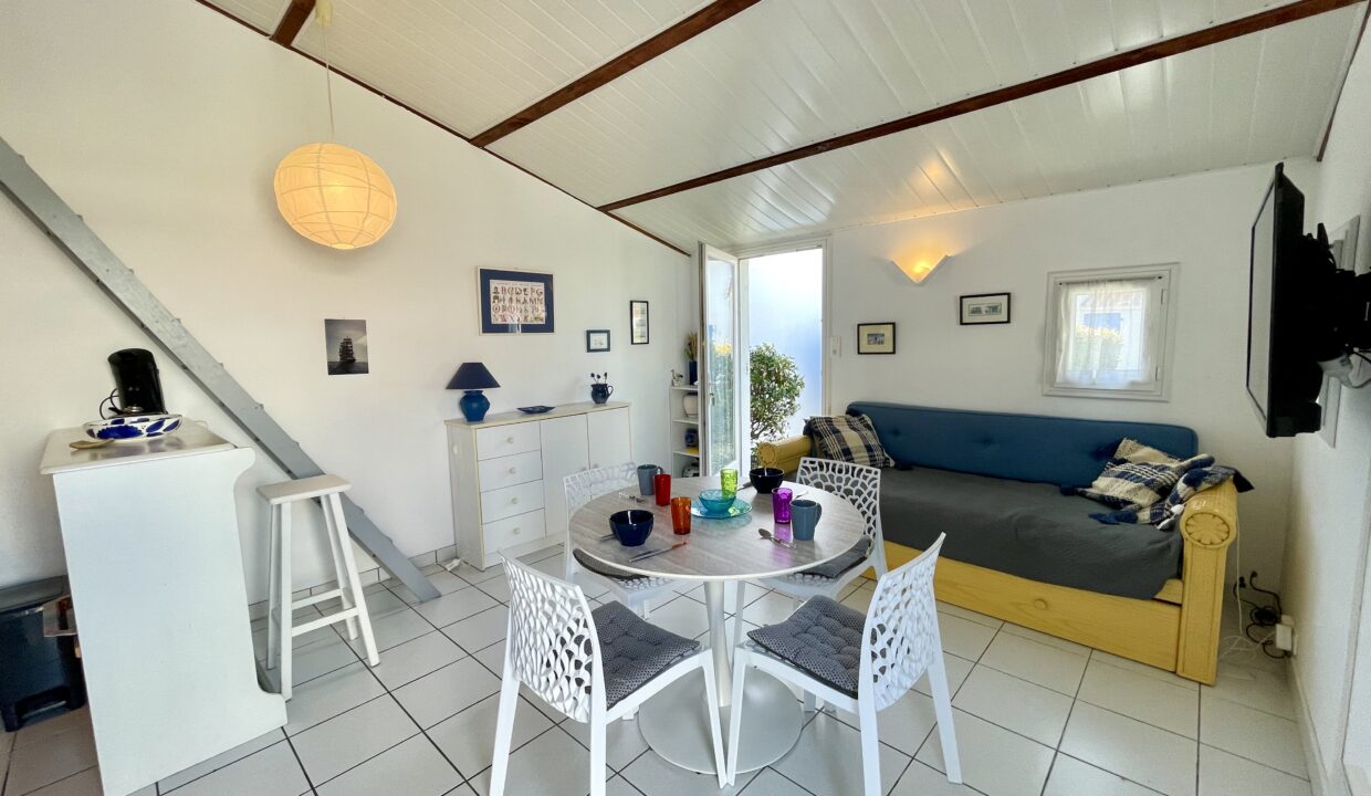 LES-FERMES-MARINES-TYPE-3-ACCES-WIFI-PISCINE-CHAUFFEE-ET-TENNIS-COLLECTIFS-COMMERCES-ET-BORD-DE-MER-A-PROXIMITE-9