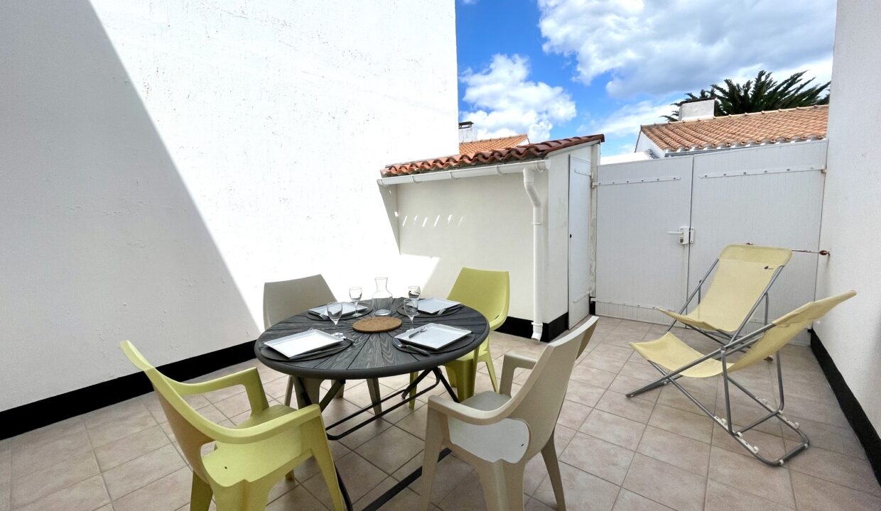 LES-FERMES-MARINES-TYPE-3-ETAGE-PISCINE-CHAUFFEE-ET-TENNIS-COLLECTIFS-COMMERCES-ET-BORD-DE-MER-A-PROXIMITE-1