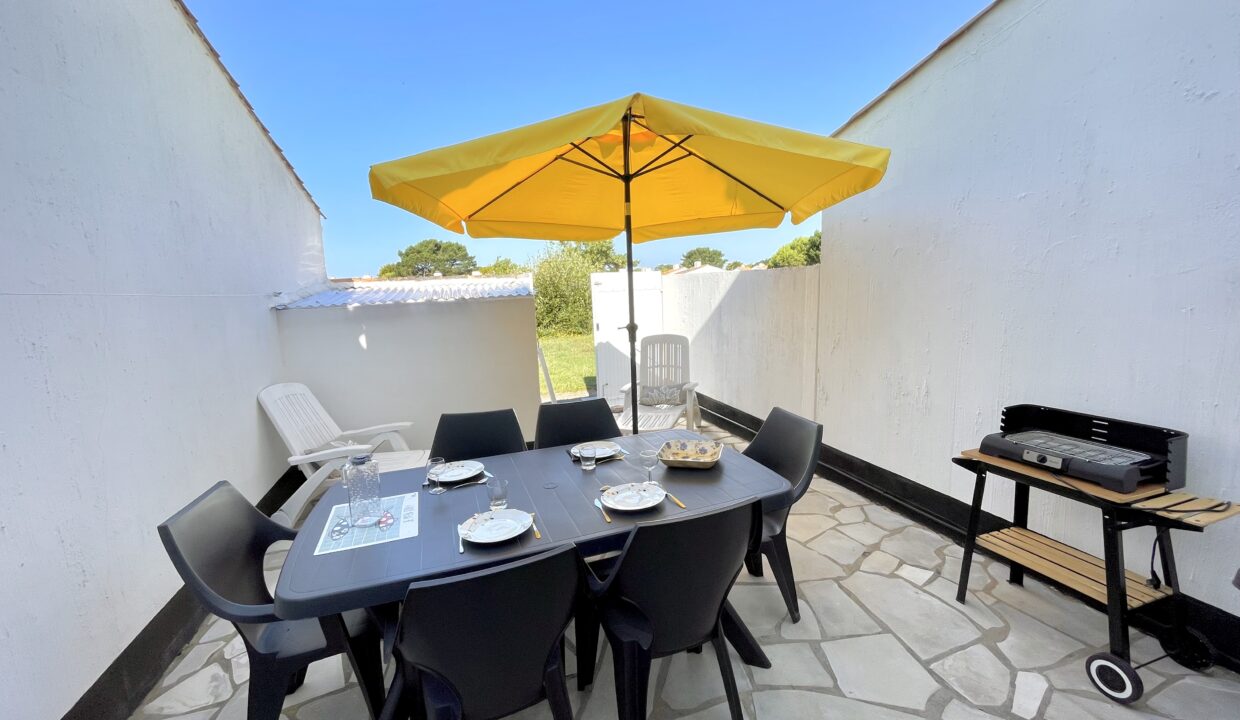 LES-FERMES-MARINES-TYPE-3-ETAGE-PISCINE-CHAUFFEE-ET-TENNIS-COLLECTIFS-COMMERCES-ET-BORD-DE-MER-A-PROXIMITE-WIFI-1