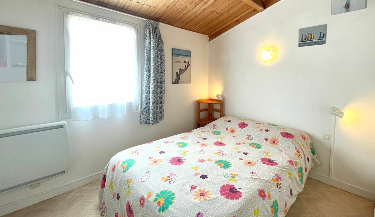 LES-FERMES-MARINES-TYPE-3-ETAGE-PISCINE-CHAUFFEE-ET-TENNIS-COLLECTIFS-COMMERCES-ET-BORD-DE-MER-A-PROXIMITE-WIFI-11