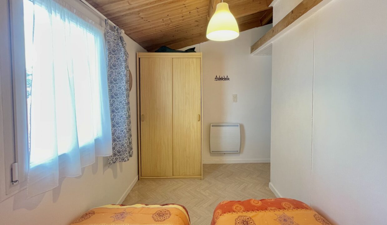 LES-FERMES-MARINES-TYPE-3-ETAGE-PISCINE-CHAUFFEE-ET-TENNIS-COLLECTIFS-COMMERCES-ET-BORD-DE-MER-A-PROXIMITE-WIFI-17