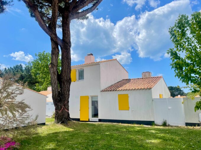 LES FERMES MARINES - TYPE 3 ETAGE - PISCINE CHAUFFEE ET TENNIS COLLECTIFS - COMMERCES ET BORD DE MER A PROXIMITE - WIFI